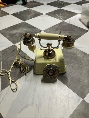 Vintage Style Rotary Telephone - Cream